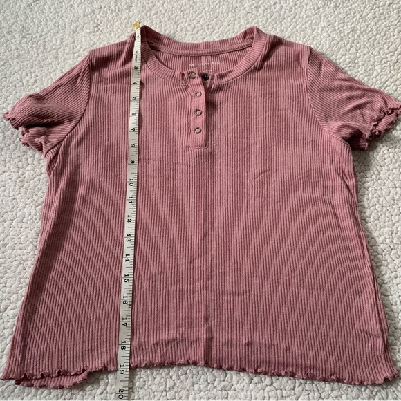 American Eagle Pink T-Shirt - Picture 4 of 5